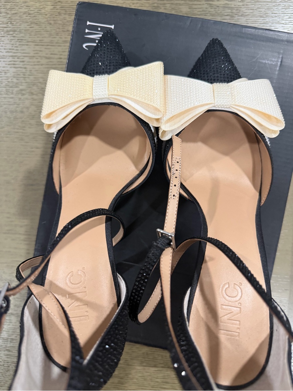 INC International Concepts Black Pointed Heels with Cream Bow Accent - Picture 3 of 4